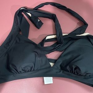 CUPSHE Black bikini top. Ties at neck. Size M. Never worn.